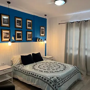 https://cornelias-home-tc1-vista-marina.tenerifehoteles.net