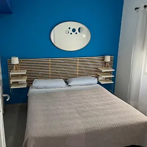 https://cornelias-home-4-primera-linea-de-playa.tenerifehoteles.net
